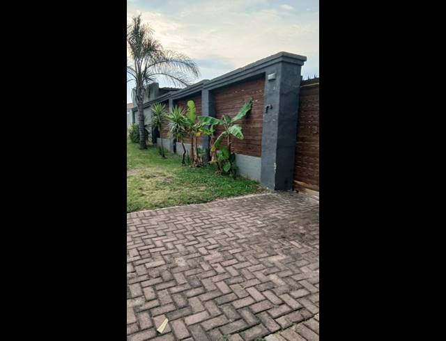 4 BEDROOM PROPERTY TO RENT IN KEMPTON PARK WEST